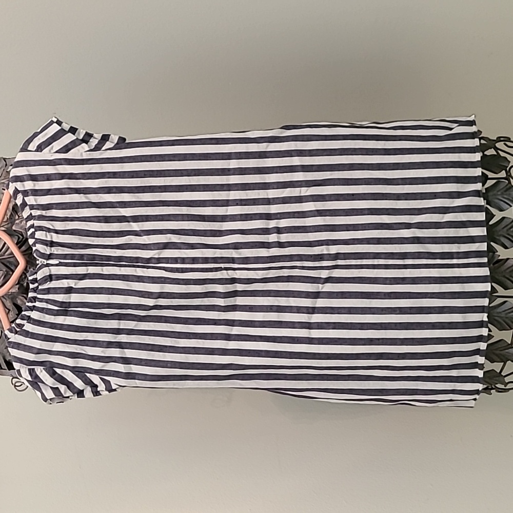 Casual dress - Picture 2 of 2